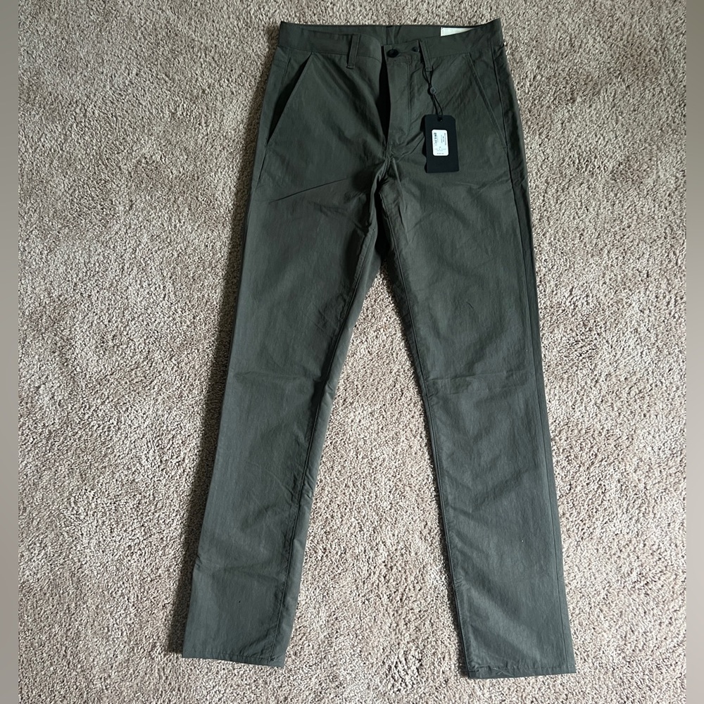 Rag & Bone: Fit 2 (Slim) Mid-Rise Water Resistant Chino - Beluga, Size 30